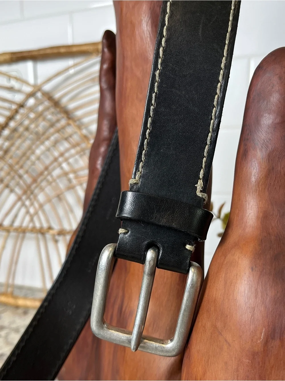 Vintage Banana Republic Men's Leather Belt with Contrasting Stitching